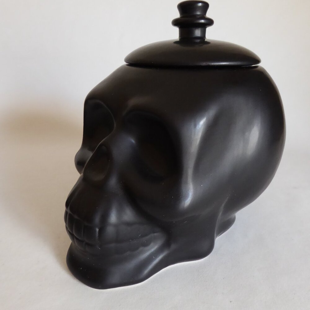 NEW GOTHIC HALLOWEEN BLACK SKULL CERAMIC LIDDED COOKIE JAR & CANISTERS SET - Picture 5 of 14